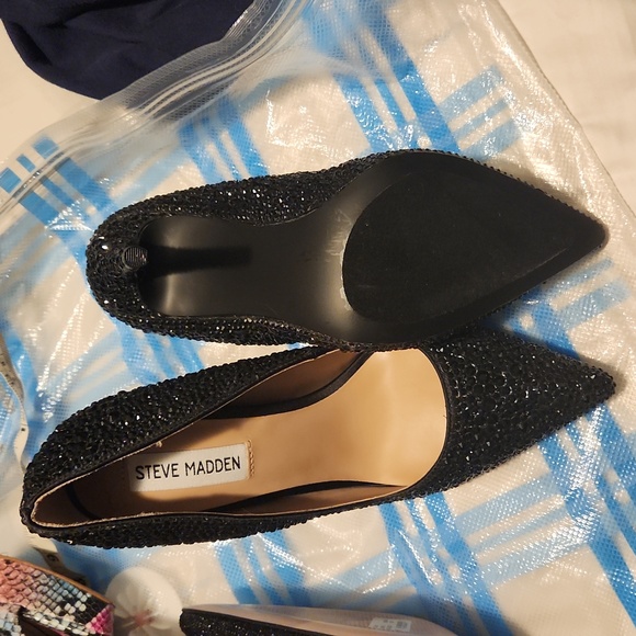 heels - Picture 3 of 4